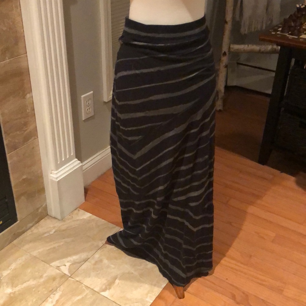 Express XS Black and Grey Maxi Skirt